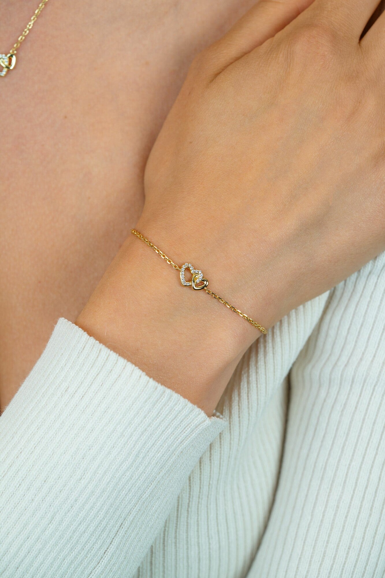 Aurrelia | Linked Hearts Bracelet