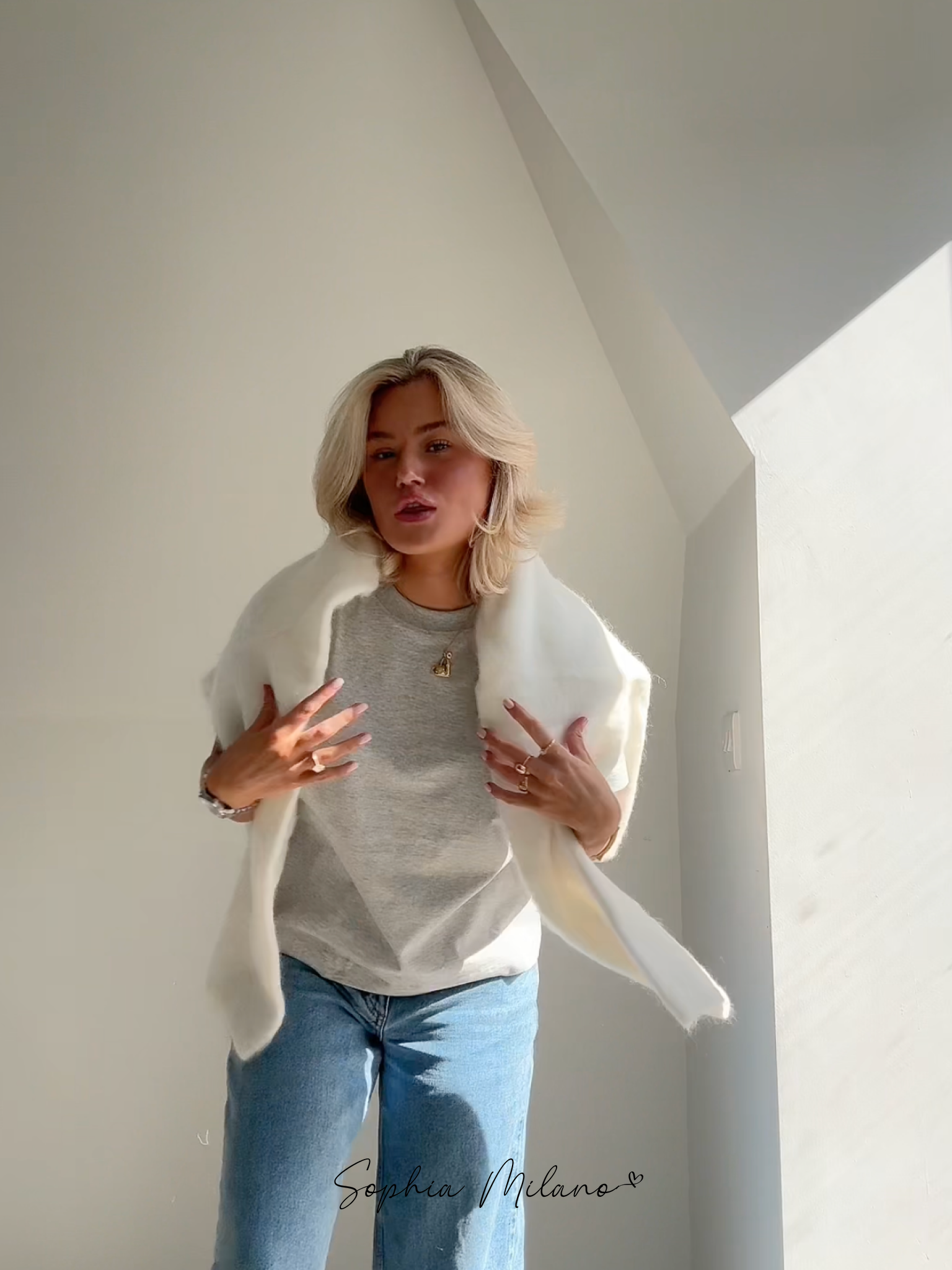 Aurrelia | Comfy Crewneck sweater